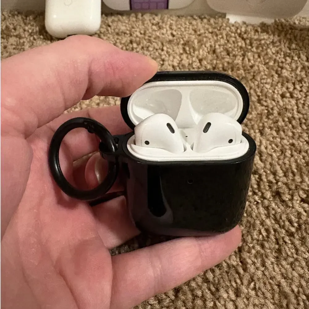 Apple Bundle (Unlocked): iPhone 8 Plus, AirPods Gen 1/2, Pro Case, AirTag - Lot